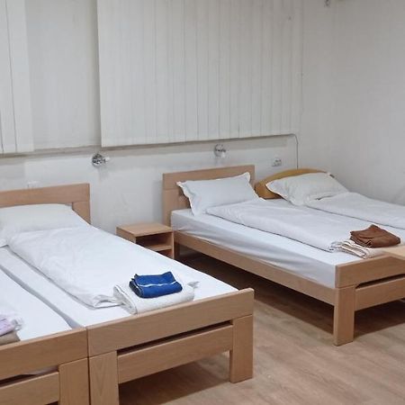 Holiday Apartments Subotica Buitenkant foto
